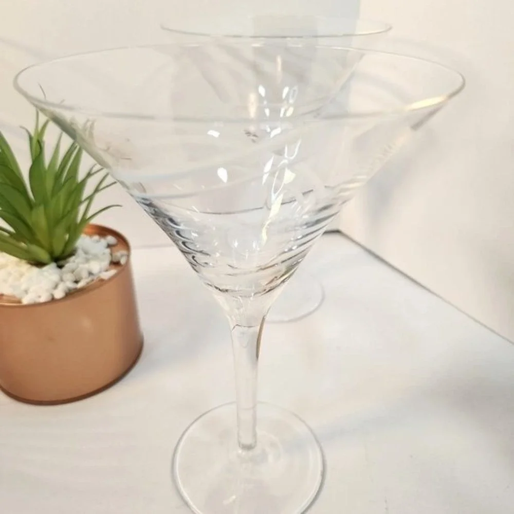 Set‎ of 4 Oversized Chic Martini Glasses Decorative Edging